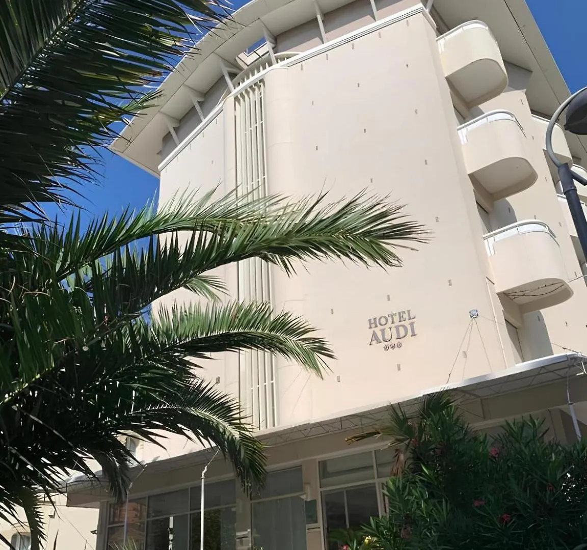 4 Hotel sul Mare vicino all'Arco di Augusto che Vale la Pena