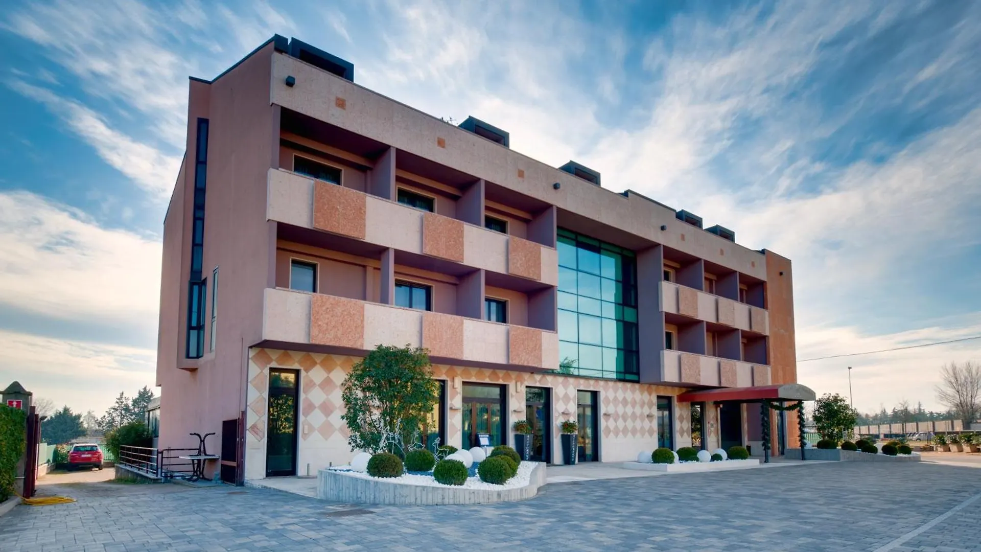 Vicino a Casa di Giulietta: 4 Hotel per Famiglie a Confronto