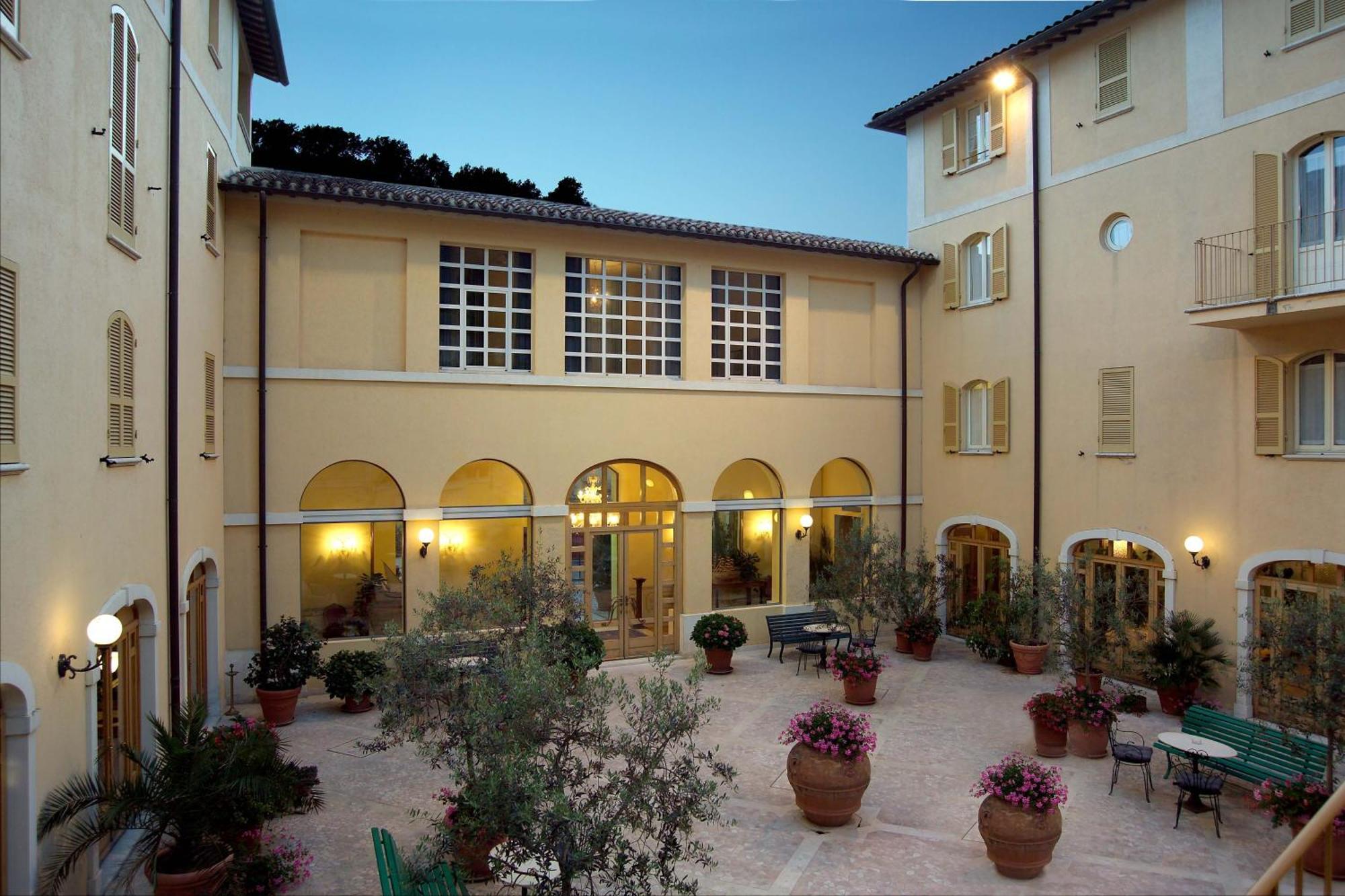 15 Hotel di Lusso nel Centro Italia da Prenotare nel 2025